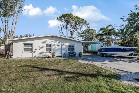 1427 Rose Ln, Fort Myers, FL 33919