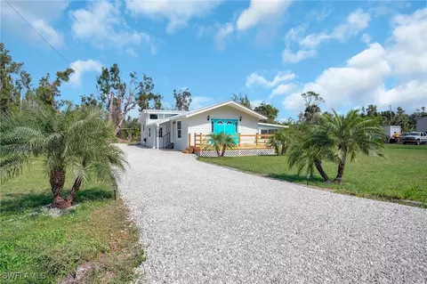 7448 Kreamers Dr, Bokeelia, FL 33922