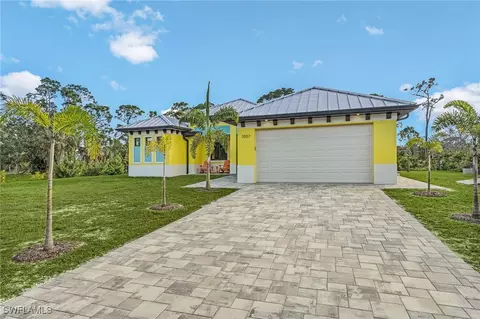 7057 Max Dr, Bokeelia, FL 33922