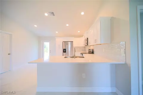 726 Manuel St E, Lehigh Acres, FL 33974 photo 5