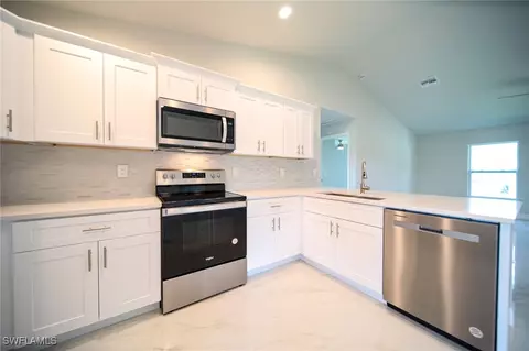 726 Manuel St E, Lehigh Acres, FL 33974 photo 3