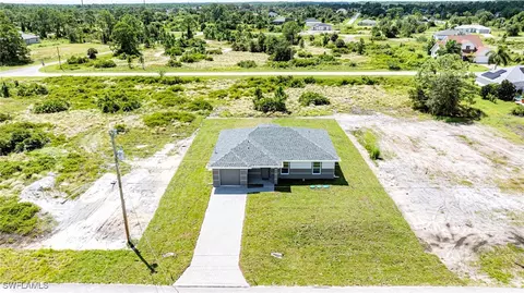 726 Manuel St E, Lehigh Acres, FL 33974 photo 23