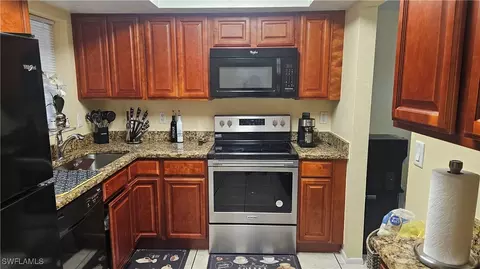 2141 SE 15th Pl #109, Cape Coral, FL 33990