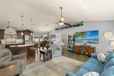 313 SE 17th Ter, Cape Coral, FL 33990