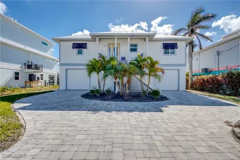 250 Flamingo St, Fort Myers Beach, FL 33931