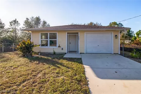 2607 67th St W, Lehigh Acres, FL 33971