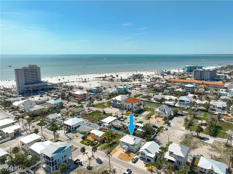 195 Pearl St, Fort Myers Beach, FL 33931