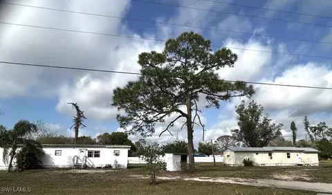 7904-7906 Hart Dr, North Fort Myers, FL 33917