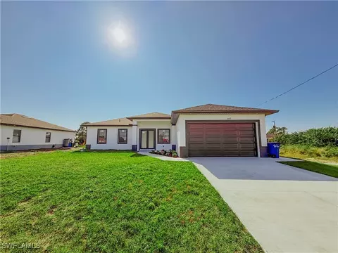 3107 34th St SW, Lehigh Acres, FL 33976