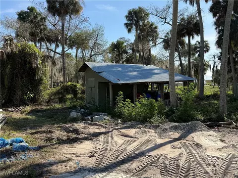 1129 Martin Blvd, Moore Haven, FL 33471