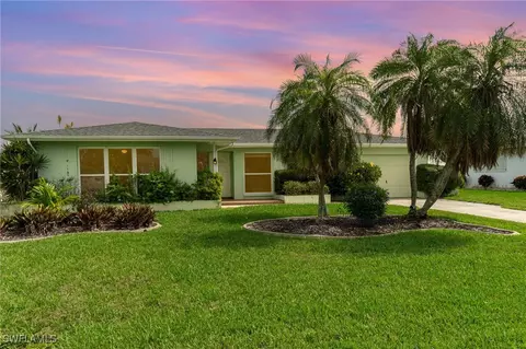 2811 SE 18th Ct, Cape Coral, FL 33904