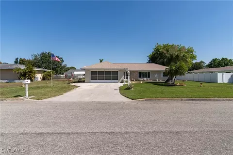 117 Daleview Ave, Lehigh Acres, FL 33936