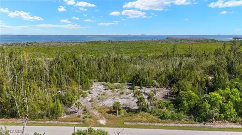 5576 Sabal Ave, Saint James City, FL 33956