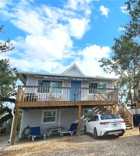 150 Eucalyptus Ct, Fort Myers Beach, FL 33931