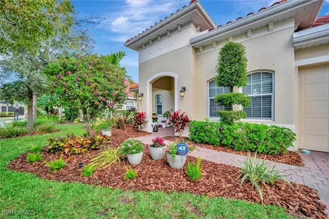 1562 Inventors Ct, Fort Myers, FL 33901