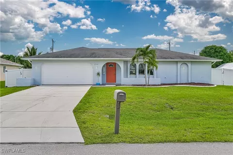 2543 SW 4th Pl, Cape Coral, FL 33914