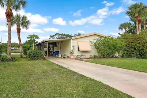 2626 Zoysia Ln, North Fort Myers, FL 33917