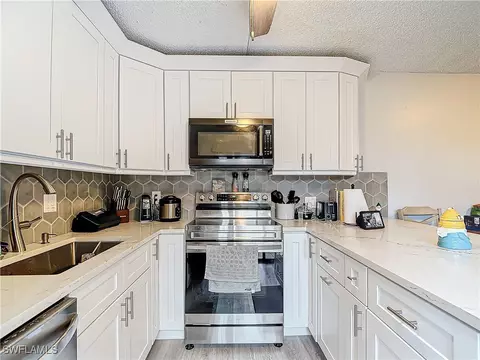5215 Cedarbend Dr #4, Fort Myers, FL 33919