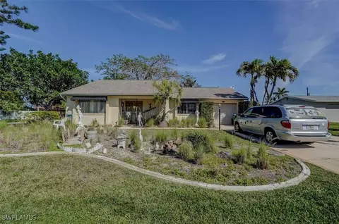 1201 SE 33rd Ter, Cape Coral, FL 33904