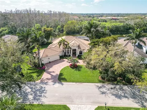 10081 Magnolia Bend Dr, Bonita Springs, FL 34135