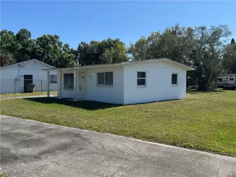 5194 Atlanta Ave, Fort Myers, FL 33905