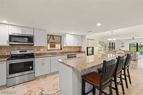 237 SW Pine Ln #1, Cape Coral, FL 33991