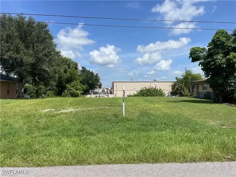 1216 SE 13th Ave, Cape Coral, FL 33990