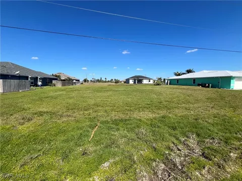 2221 NW 5th Ter, Cape Coral, FL 33993