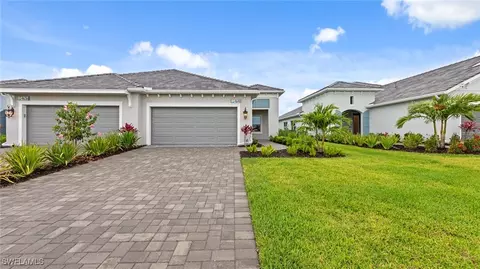 4640 Skysail Dr, Naples, FL 34120