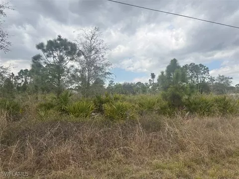 913 Maple Ave N, Lehigh Acres, FL 33972