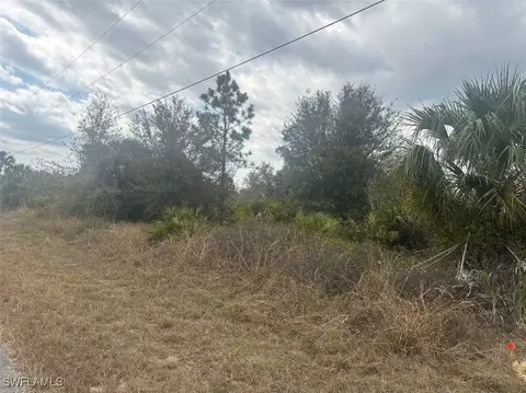 915 Maple Ave N, Lehigh Acres, FL 33972