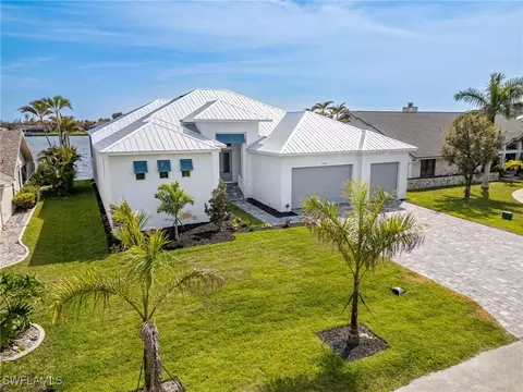 428 SW 53rd Ter, Cape Coral, FL 33914