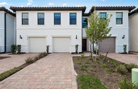 1542 Fells Cove Ln, Cape Coral, FL 33909