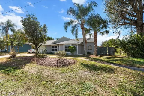 2811 4th St W, Lehigh Acres, FL 33971