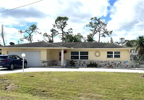 8761 Chatham St, Fort Myers, FL 33907