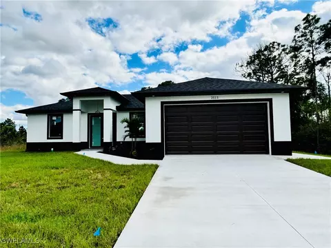 2513 21st St W, Lehigh Acres, FL 33971