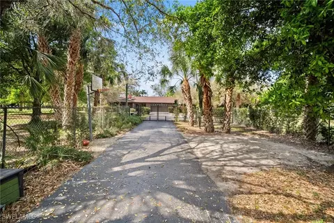 20520 Tanglewood Ln, Estero, FL 33928