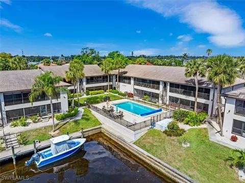 3935 Country Club Blvd #20, Cape Coral, FL 33904