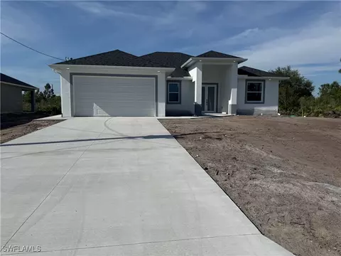 2916 29th St W, Lehigh Acres, FL 33971