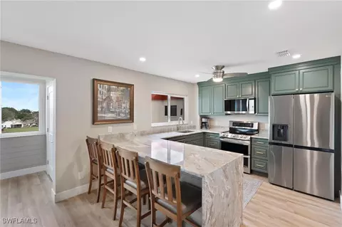 7402 Lake Breeze Dr #401, Fort Myers, FL 33907