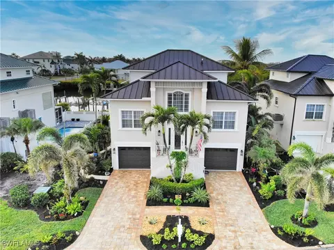 12219 Siesta Dr, Fort Myers Beach, FL 33931