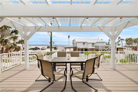 5550 Palmetto St, Fort Myers Beach, FL 33931