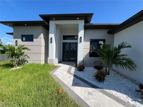 1049 Albert Ave, Lehigh Acres, FL 33971