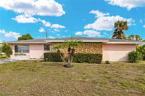 802 Hillside St, Lehigh Acres, FL 33936