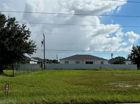 202 Kismet Pkwy E, Cape Coral, FL 33909