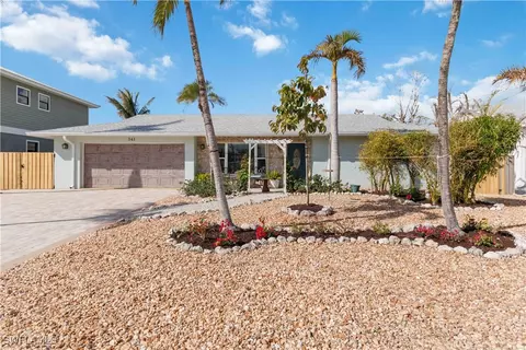 341 Jefferson Ct, Fort Myers Beach, FL 33931