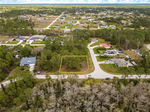 735 Bennington Dr, Lehigh Acres, FL 33974