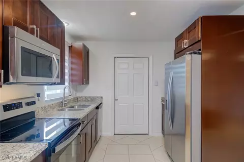 189 Mentor Dr, Naples, FL 34110 photo 4