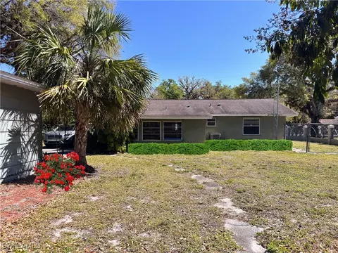 Exterior - 210 Hardee St, Labelle, FL 33935 photo 2 of 7
