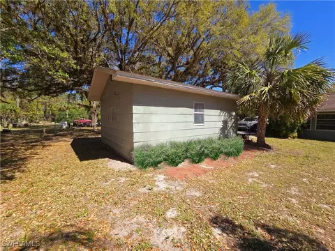 Exterior - 210 Hardee St, Labelle, FL 33935 photo 4 of 7